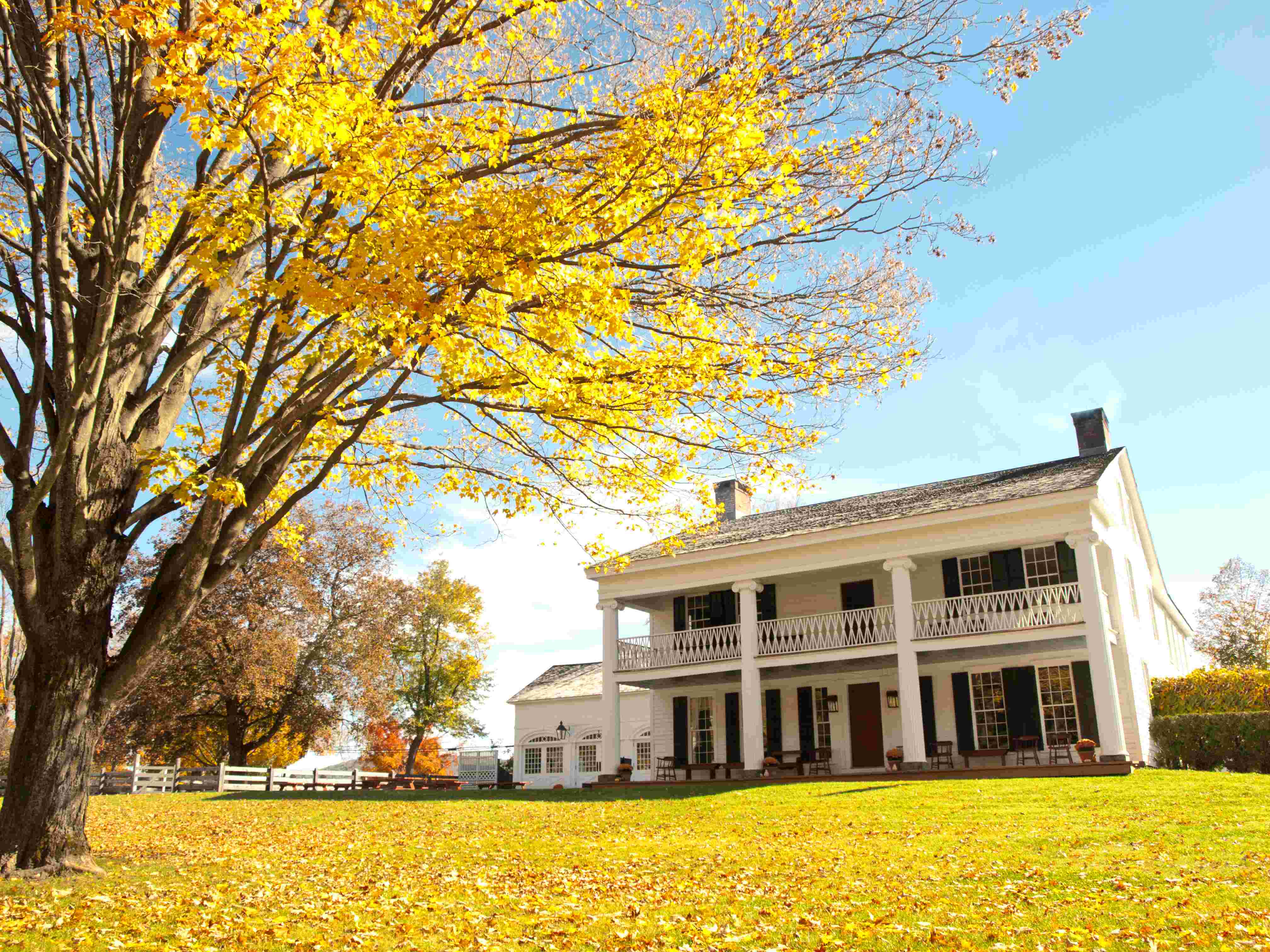 Prepare Your Iowa Home for Fall: A Comprehensive Checklist